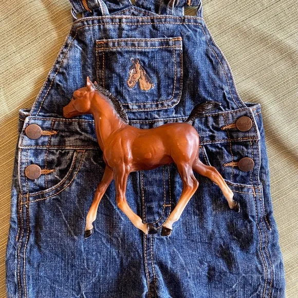 Wrangler Denim Over-alls for Baby/Toddler & Breyer Horse Set - Picture 5 of 8